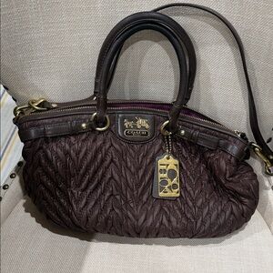 COACH 18634 MADISON QUILTED CHEVRON NYLON LINDSEY